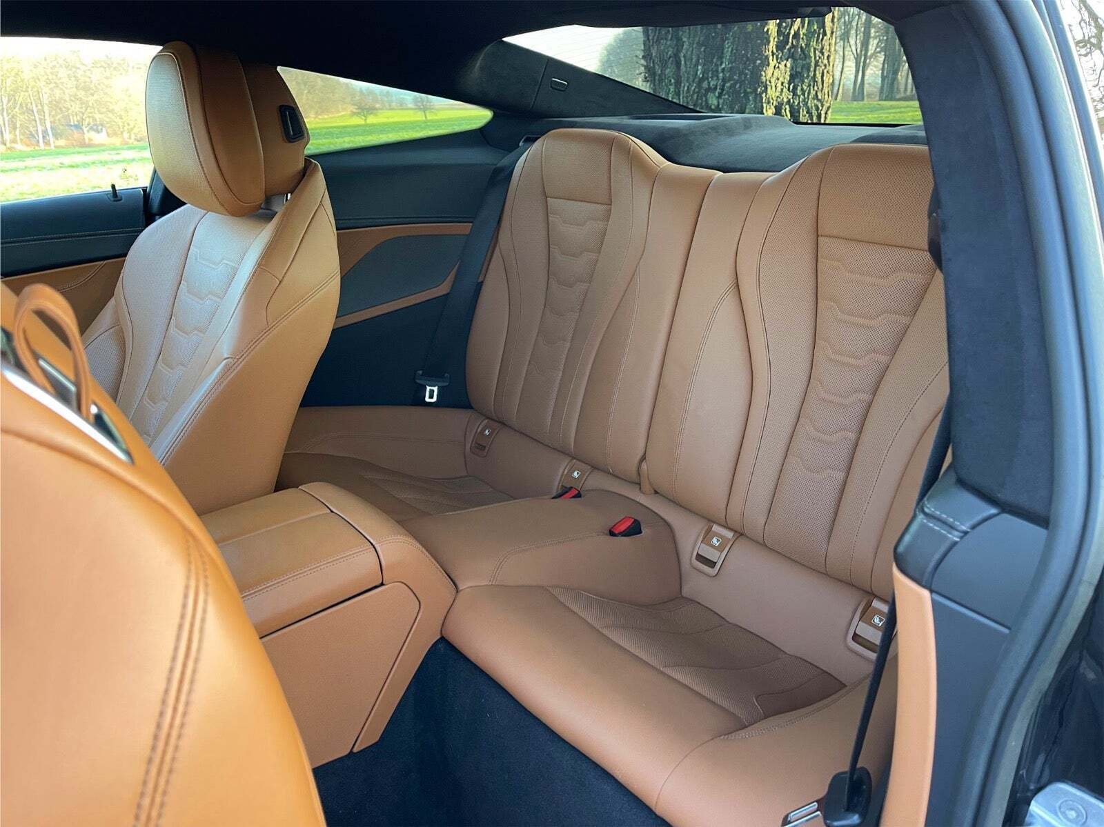 Blå BMW M850i fra 2020