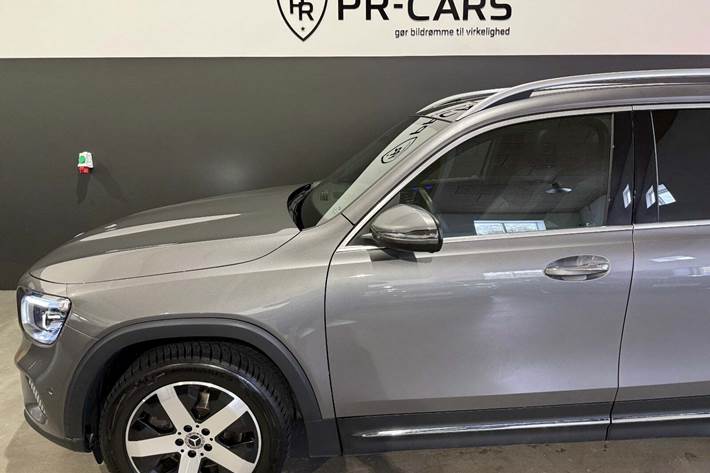 Grå Mercedes GLB200 d fra 2021