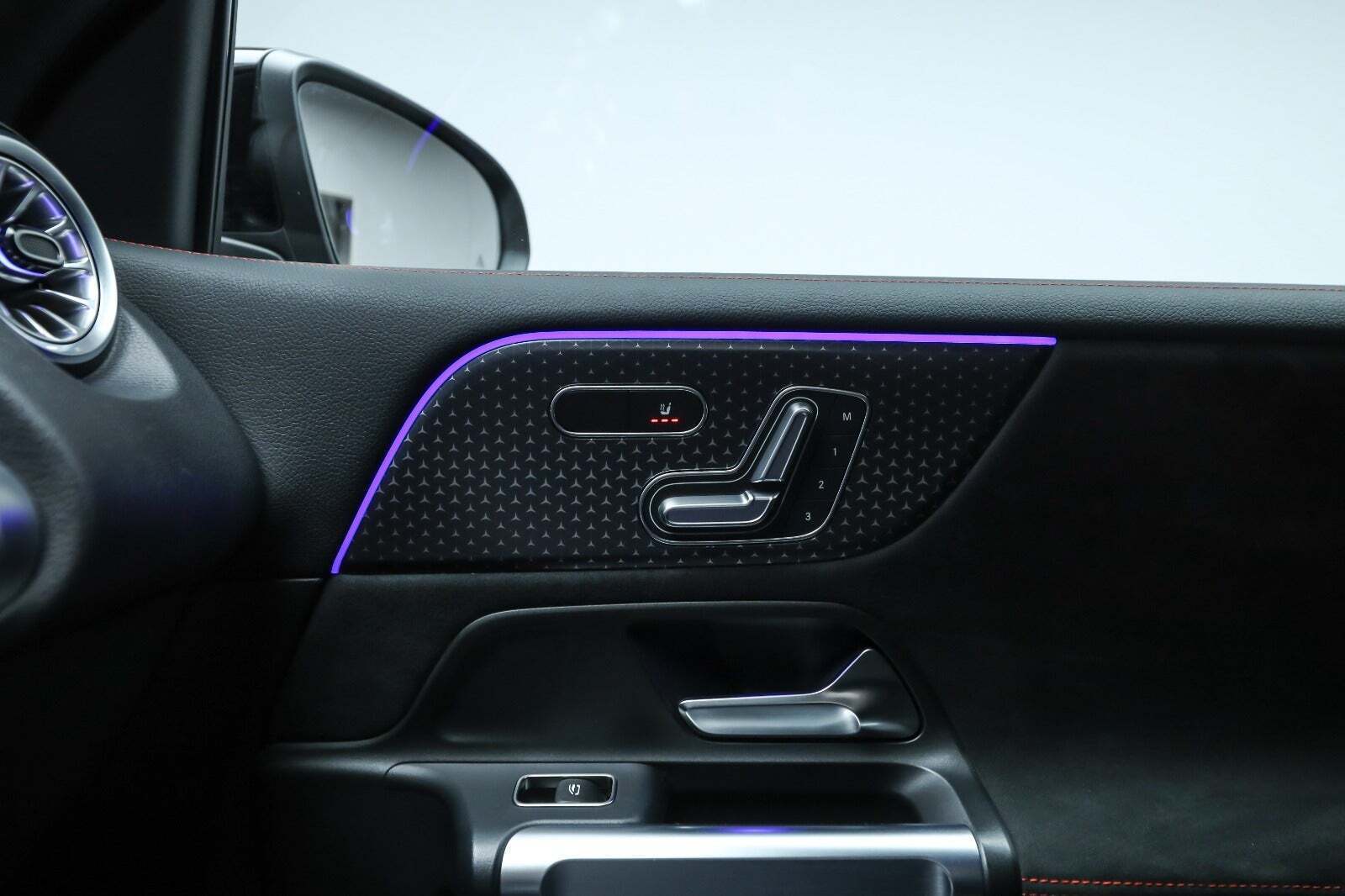 Sort Mercedes EQB250+ fra 2026