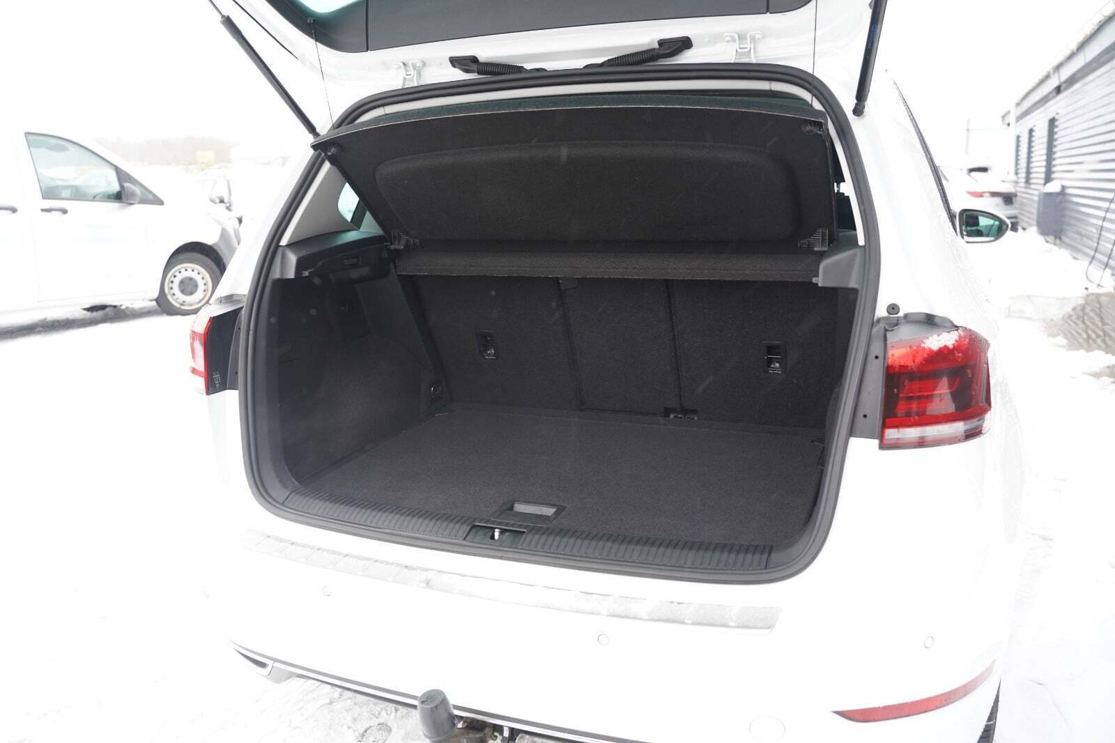 Hvid VW Golf Sportsvan fra 2019