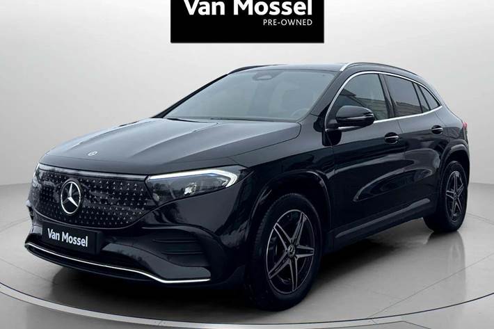 Sort Mercedes EQA250+ fra 2024 set udefra