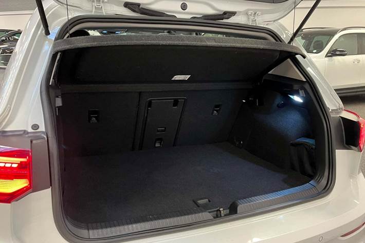 Hvid VW Golf VIII fra 2021