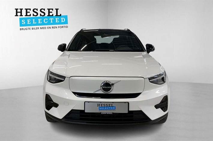 Hvid Volvo XC40 fra 2023