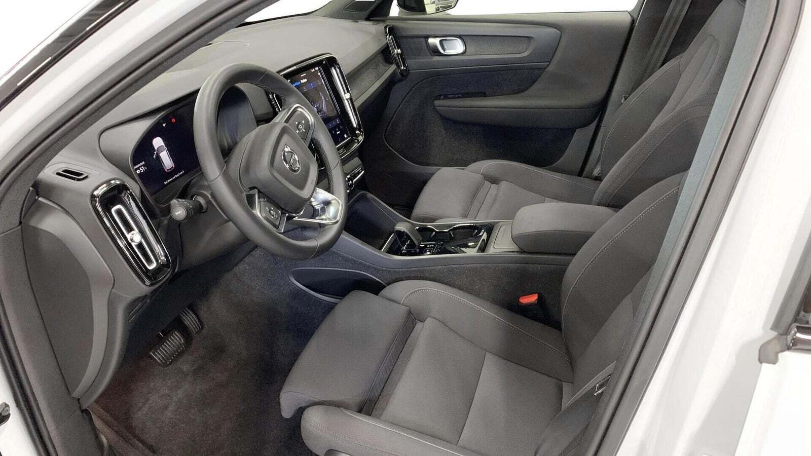 Volvo XC40 P6 ReCharge Core