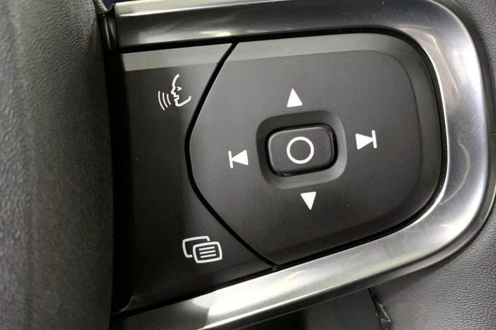 Hvid Volvo XC40 fra 2023