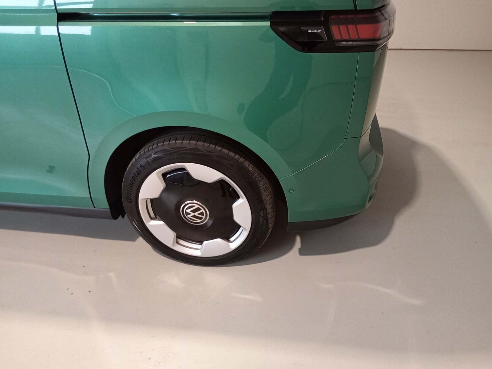 Grøn VW ID.Buzz fra 2023