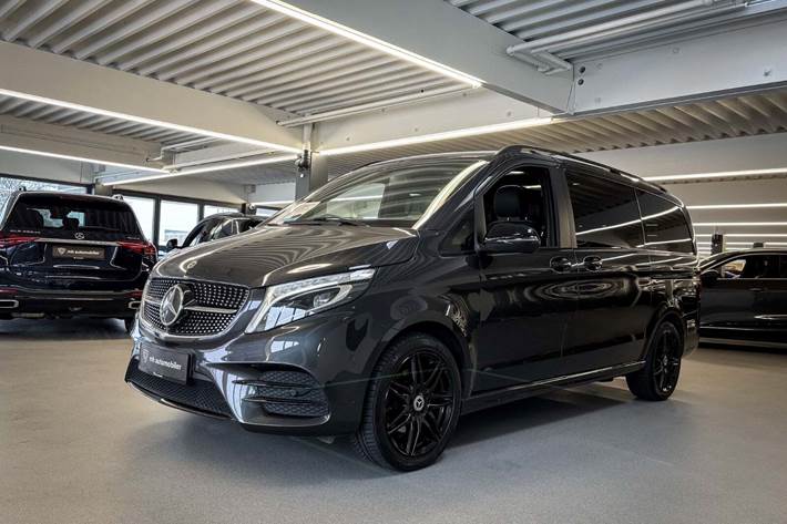 Grå Mercedes V300 d fra 2021