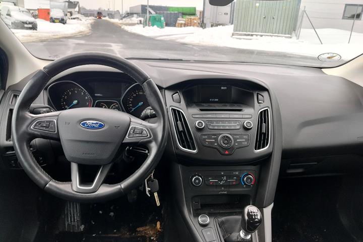 Grå Ford Focus fra 2016