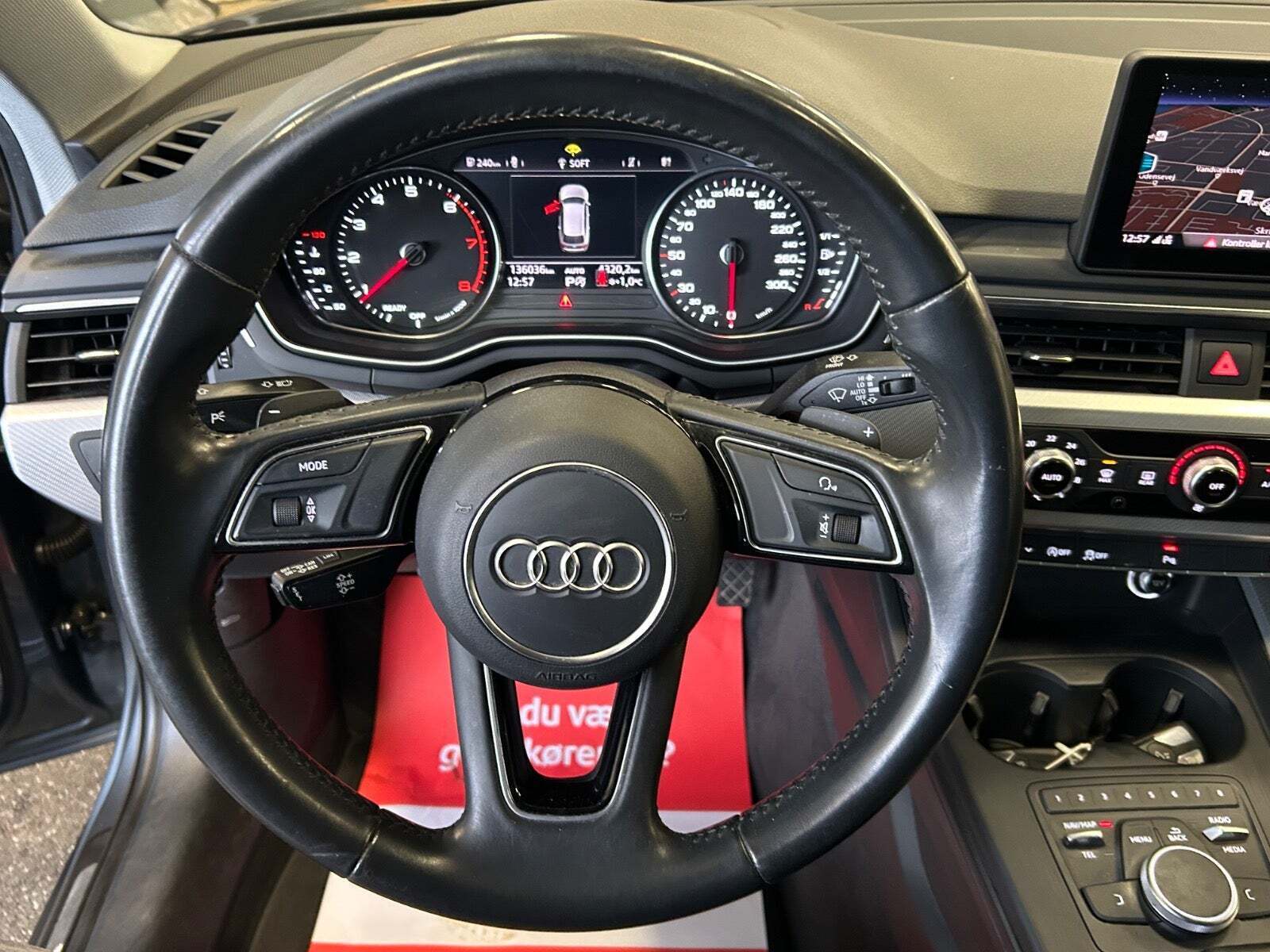 Grå Audi A4 fra 2019