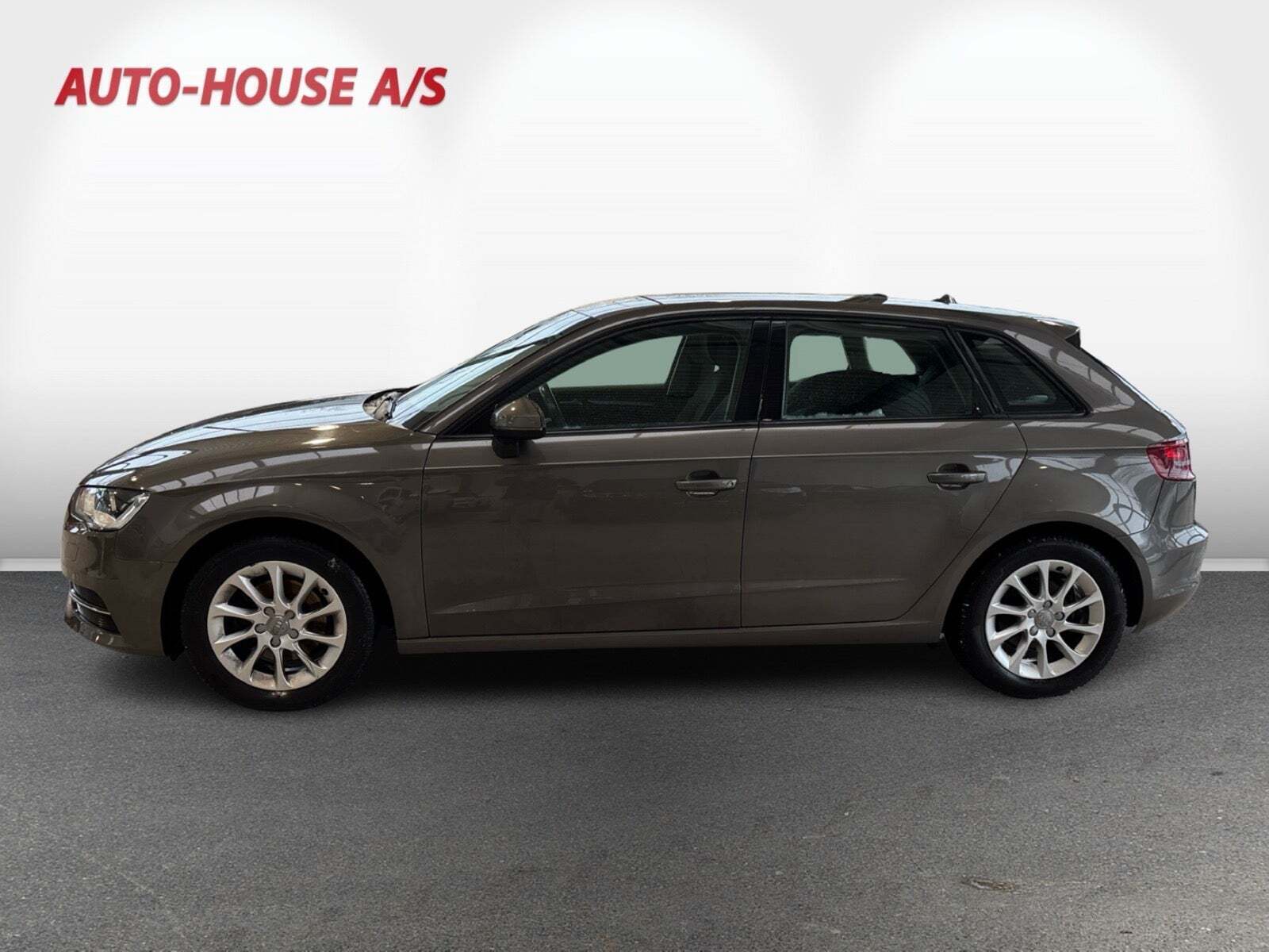 Audi A3 1,6 TDi 110 Attraction Sportback