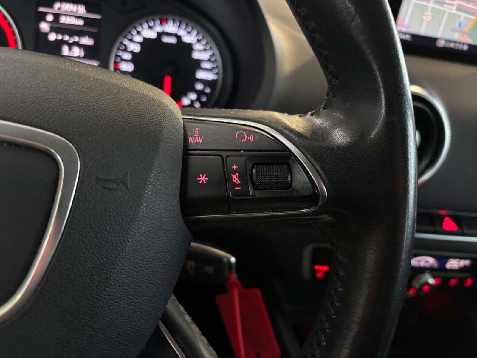 Orange Audi A3 fra 2016