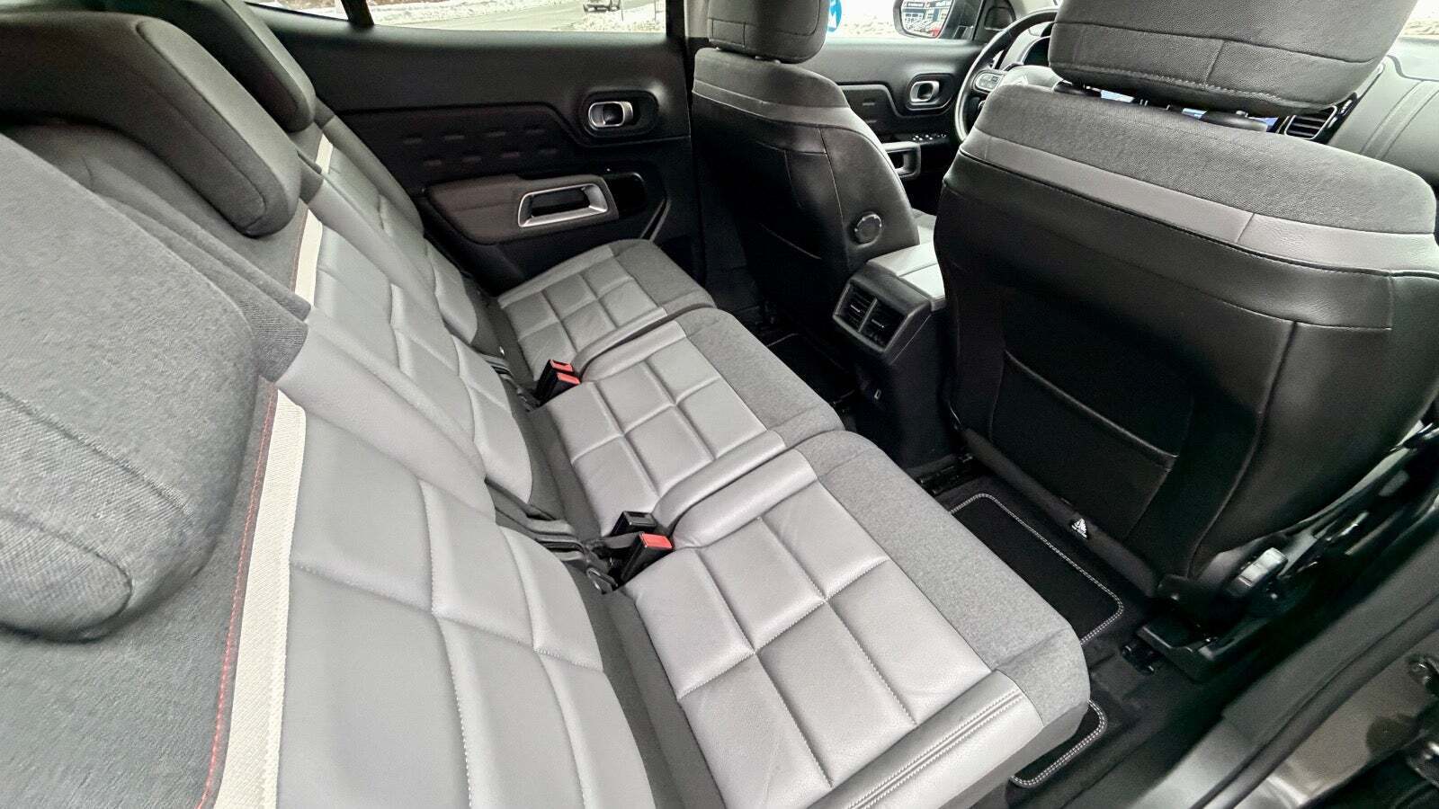 Grå Citroën C5 Aircross fra 2022