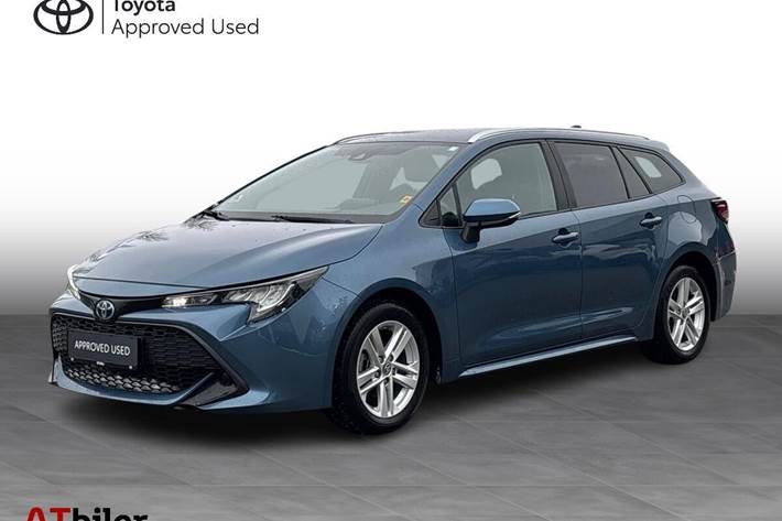 Blå Toyota Corolla fra 2022 set udefra