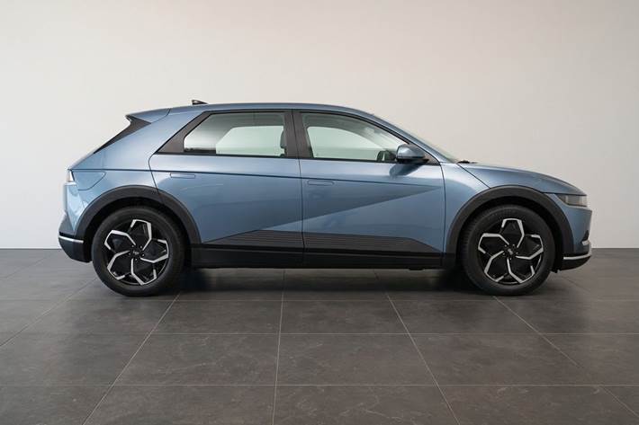 Blå Hyundai Ioniq 5 fra 2022