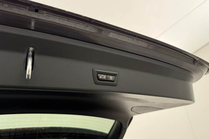 Grå BMW iX3 fra 2023