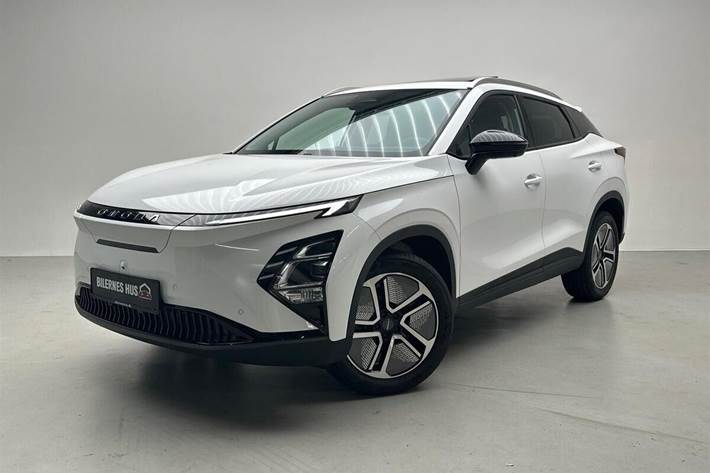 Hvid Omoda 5 fra 2025 set udefra