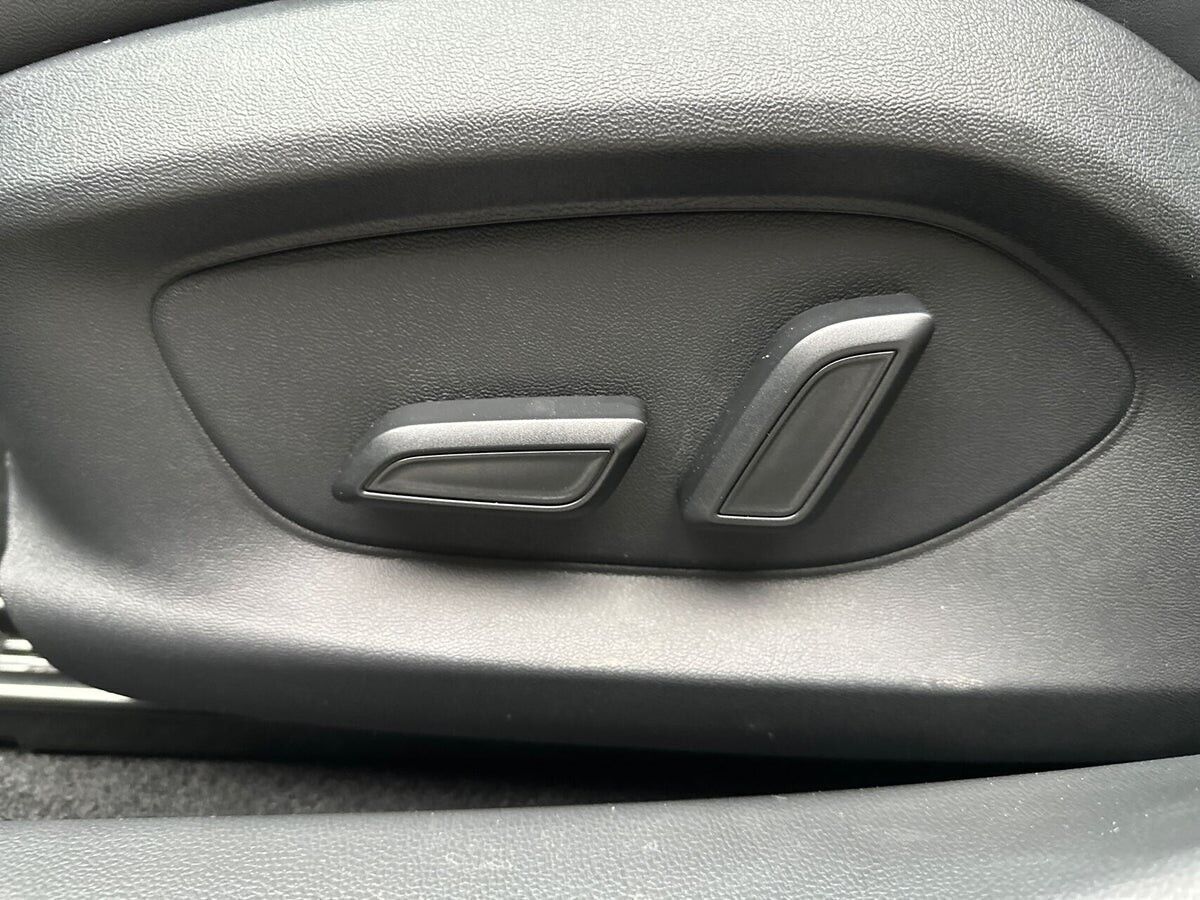 Grå MG MG4 Electric fra 2024