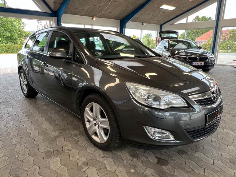 Opel Astra 1,7 CDTi 110 Enjoy Sports Tourer