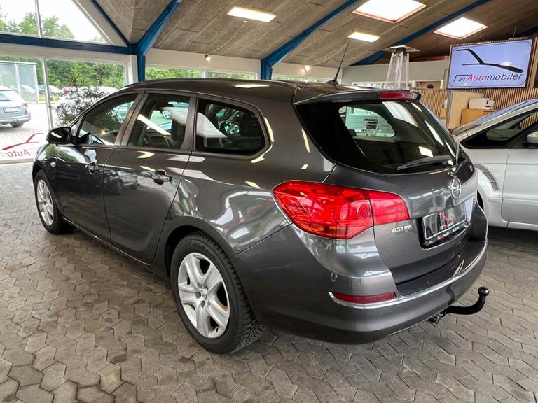 Opel Astra 1,7 CDTi 110 Enjoy Sports Tourer