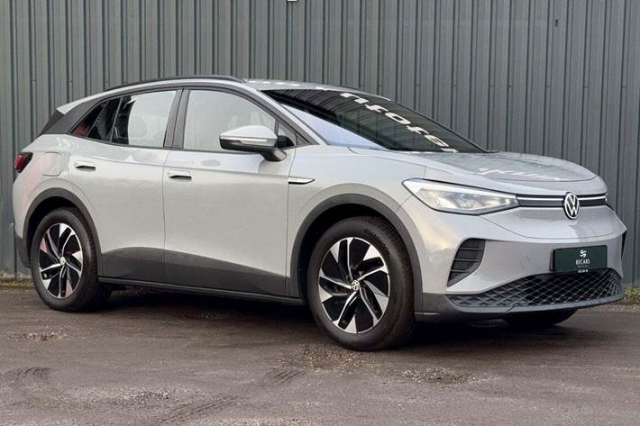 Grå VW ID.4 fra 2022 set udefra