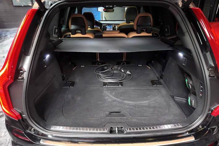 Sort Volvo XC90 fra 2023