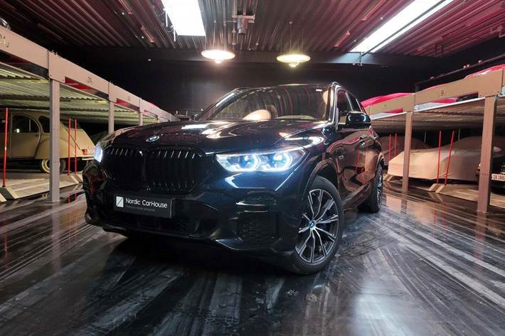Sort BMW X5 fra 2022