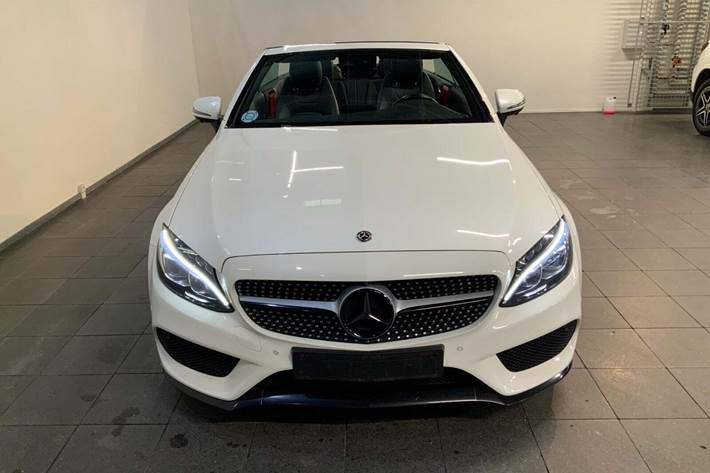 Hvid Mercedes C200 fra 2017