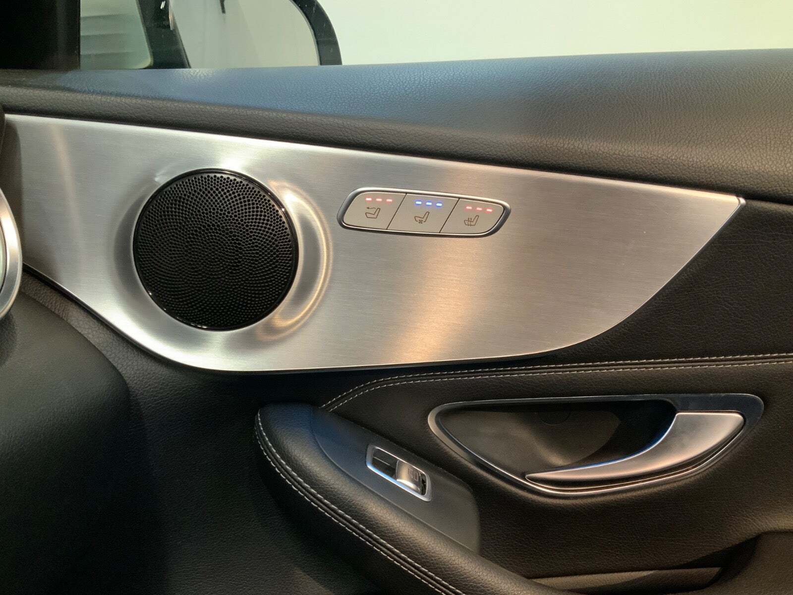 Hvid Mercedes C200 fra 2017