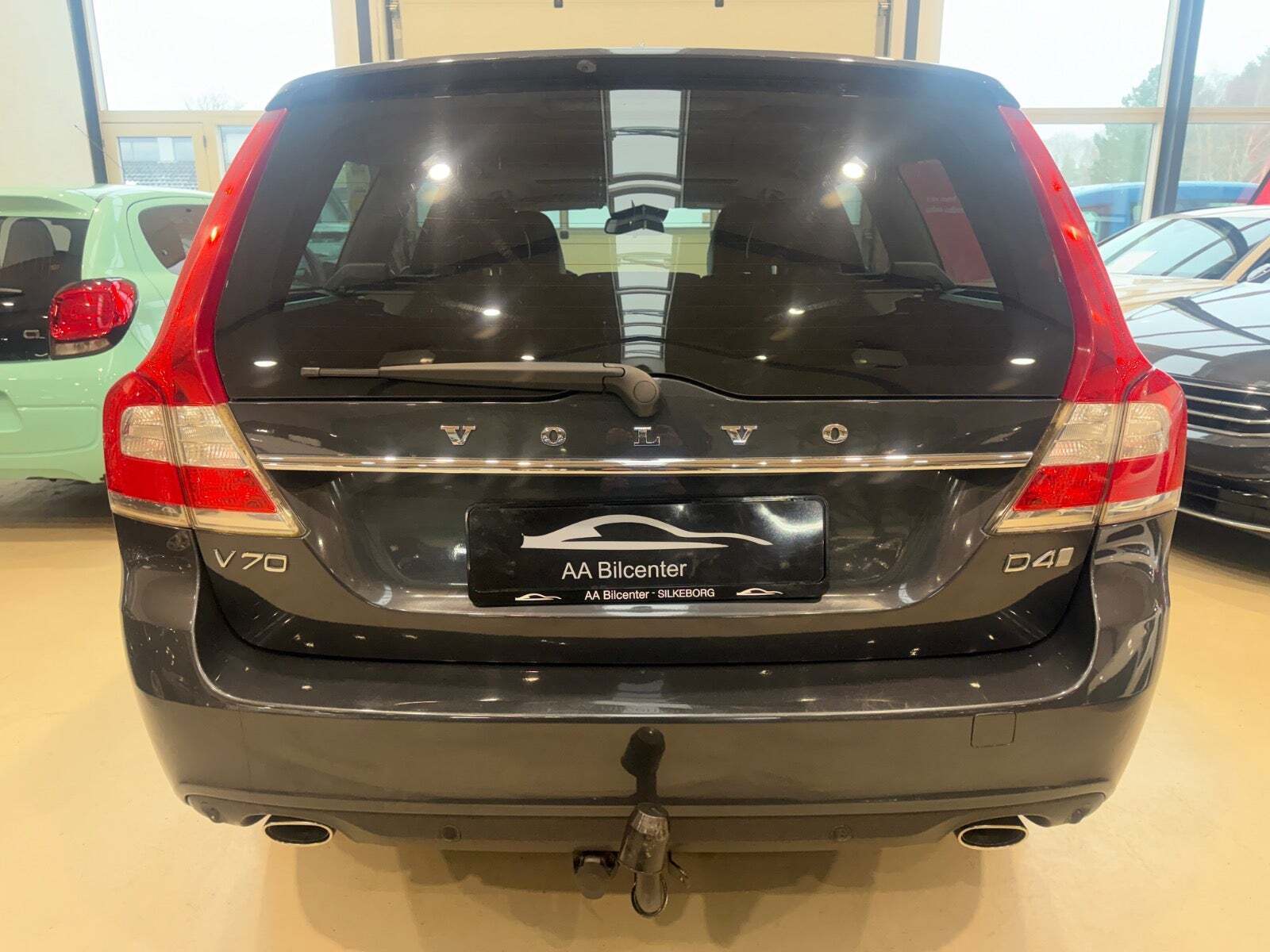 Grå Volvo V70 fra 2015