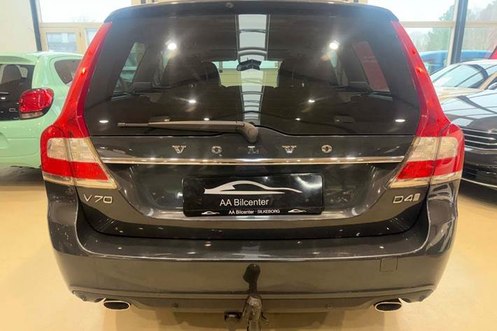 Grå Volvo V70 fra 2015