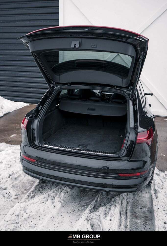 Gul Audi e-tron S fra 2021