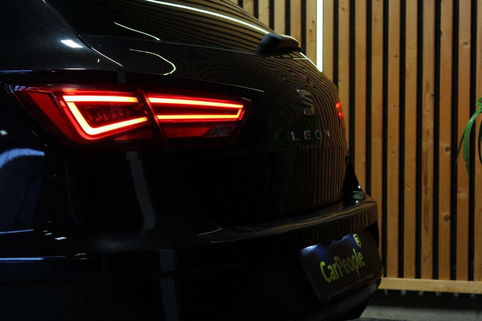 Sort Seat Leon fra 2020