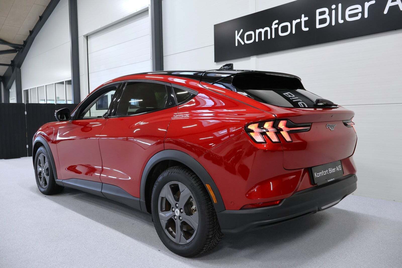 Rød Ford Mustang Mach-E fra 2022