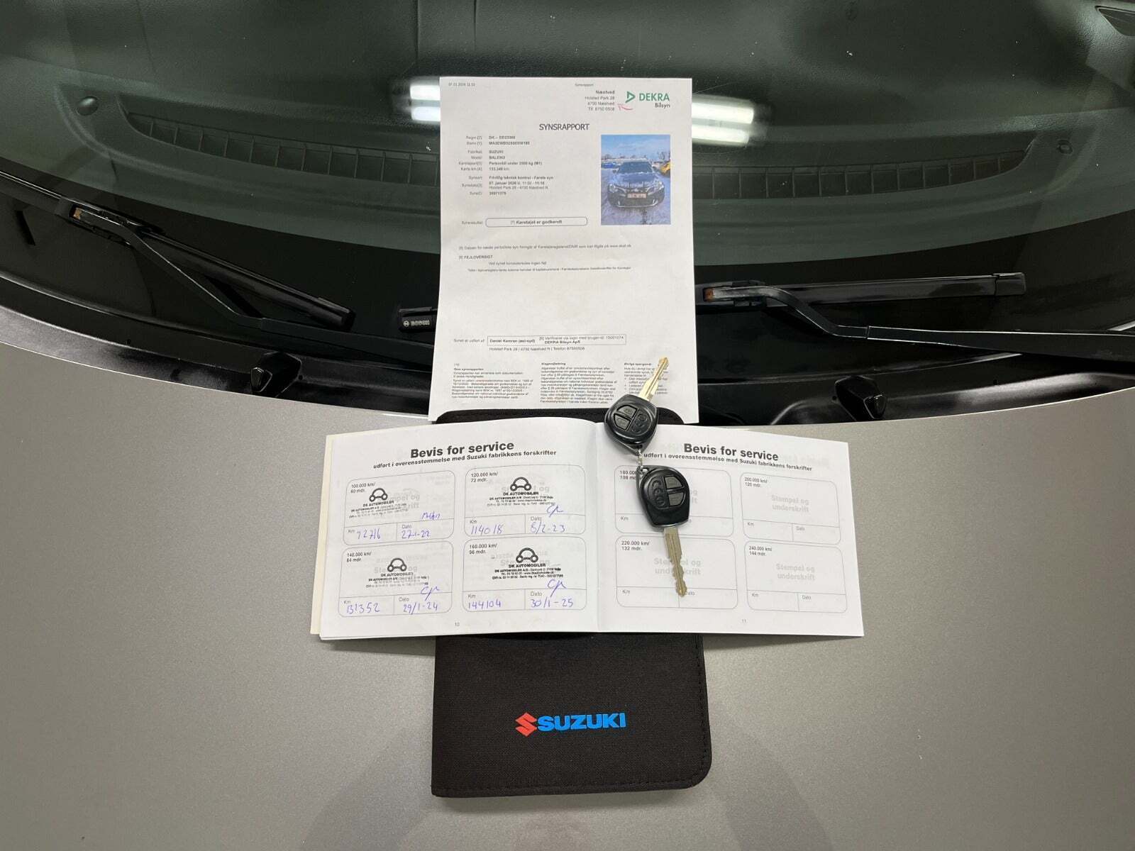 Grå Suzuki Baleno fra 2018