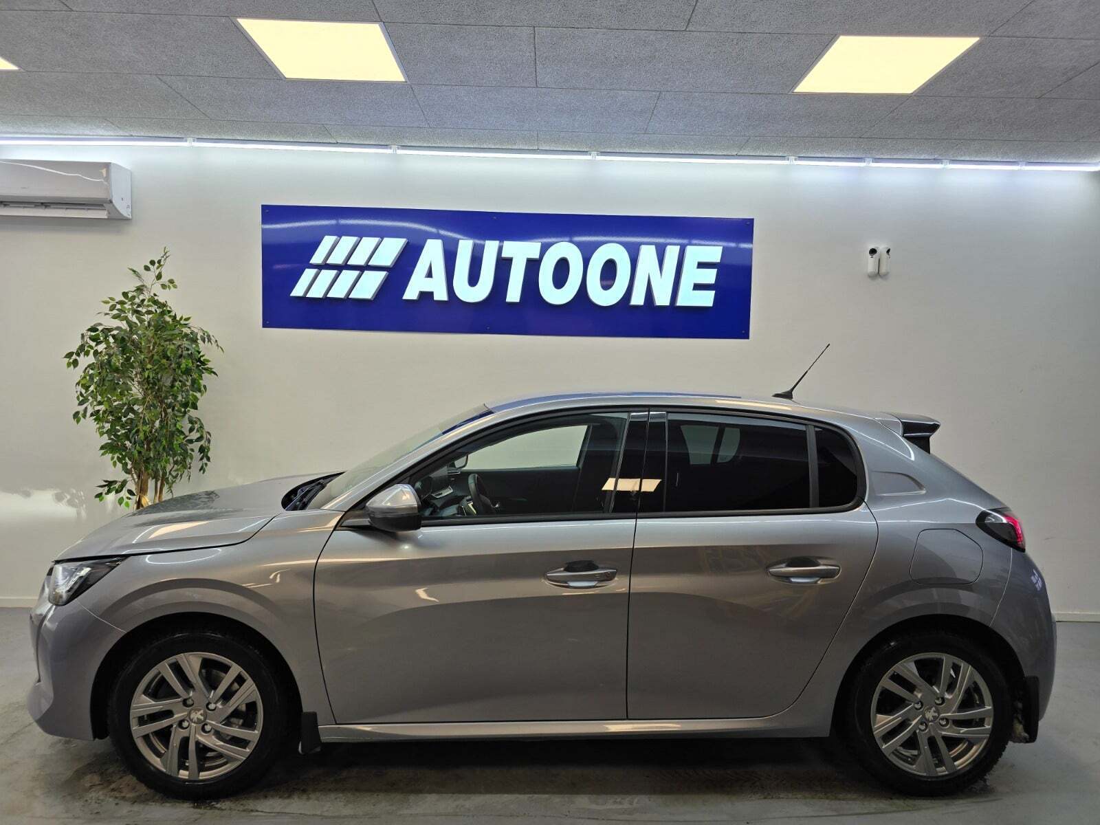 Peugeot 208 1,2 PureTech 100 Allure EAT8