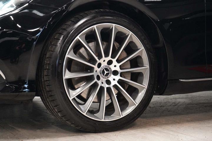 Sort Mercedes E350 fra 2018