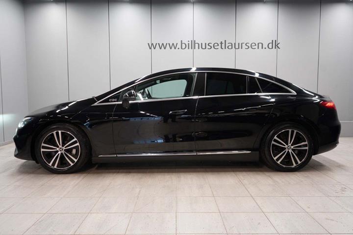 Sort Mercedes EQE350 fra 2023
