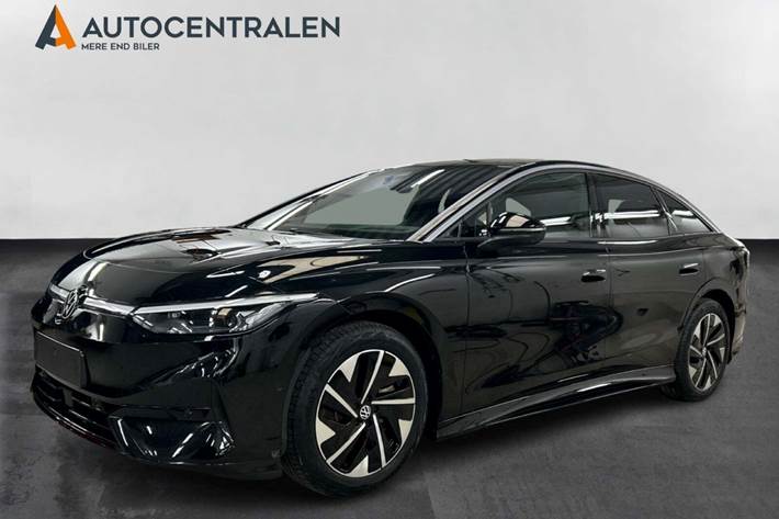 Sort VW ID.7 fra 2025 set udefra