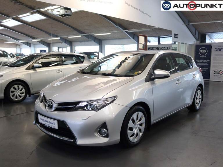 Toyota Auris 1,4 D-4D T2