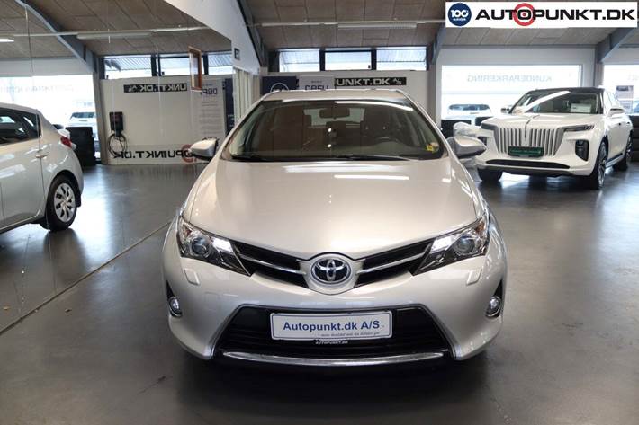 Sølv Toyota Auris fra 2013