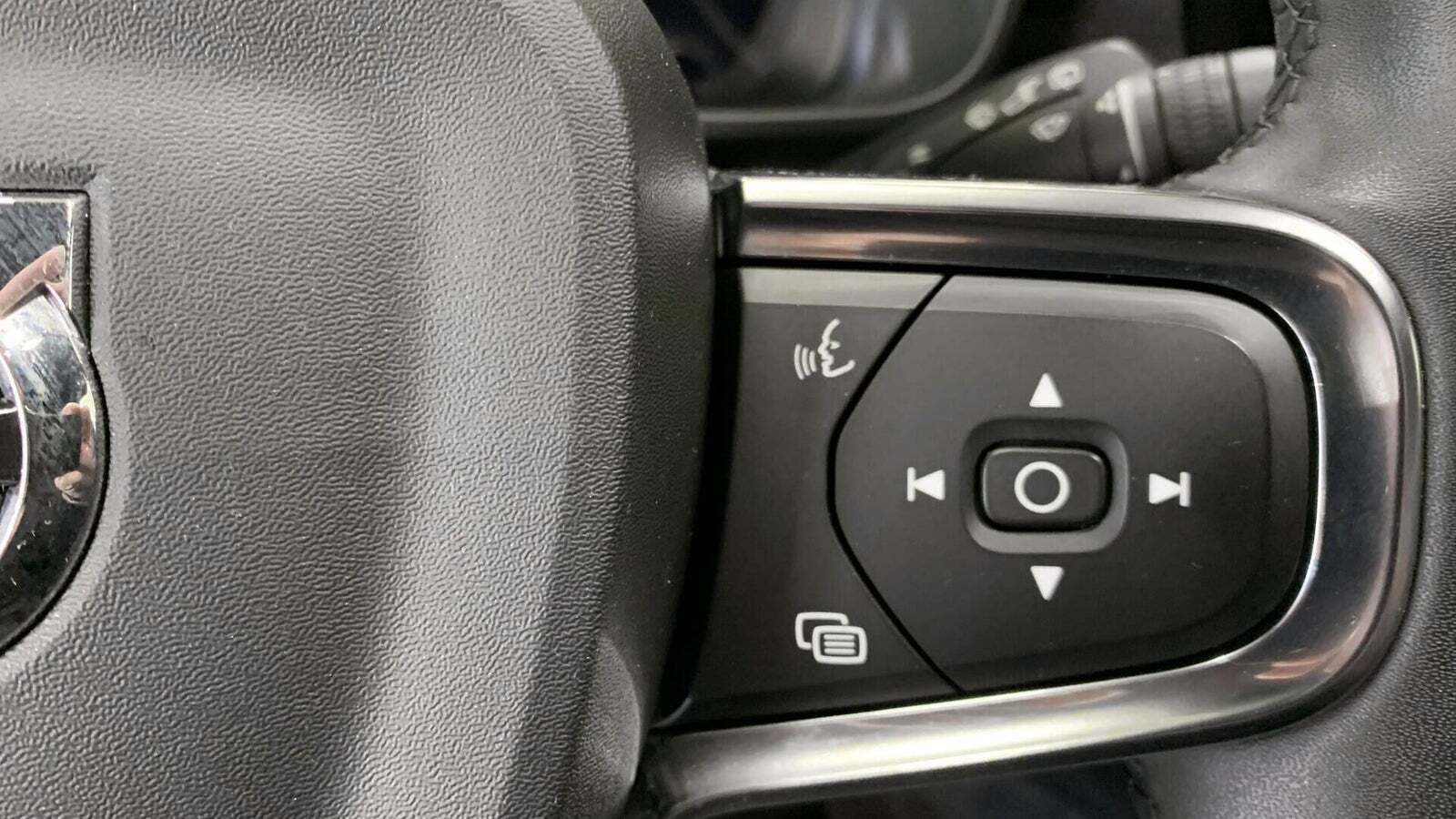 Sort Volvo XC40 fra 2023