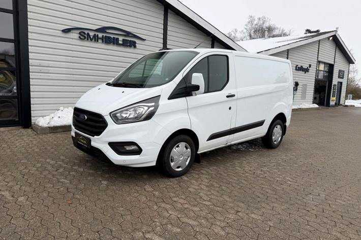 Hvid Ford Transit Custom 300S fra 2021 set udefra