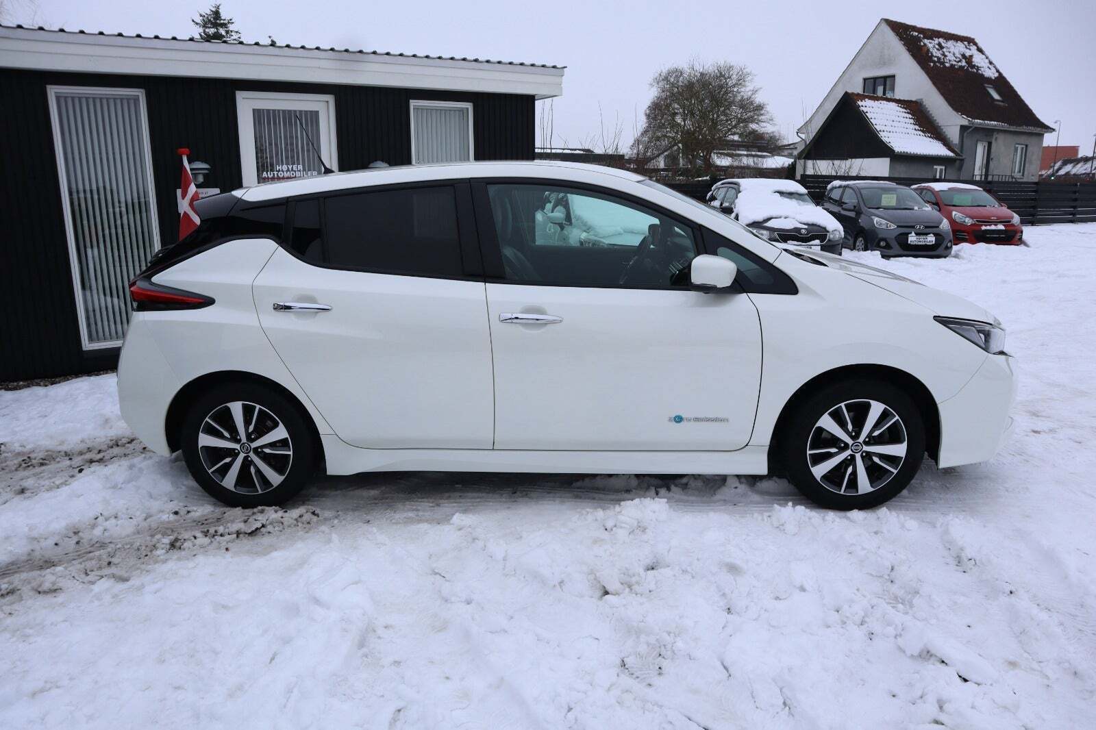 Hvid Nissan Leaf fra 2019