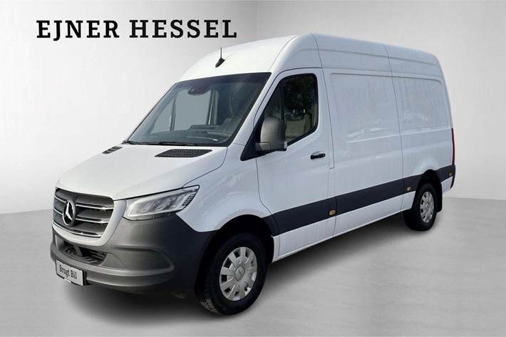 Hvid Mercedes Sprinter 317 fra 2023