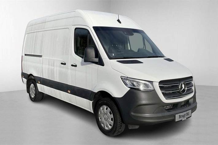 Hvid Mercedes Sprinter 317 fra 2023