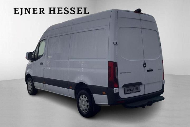 Hvid Mercedes Sprinter 317 fra 2023
