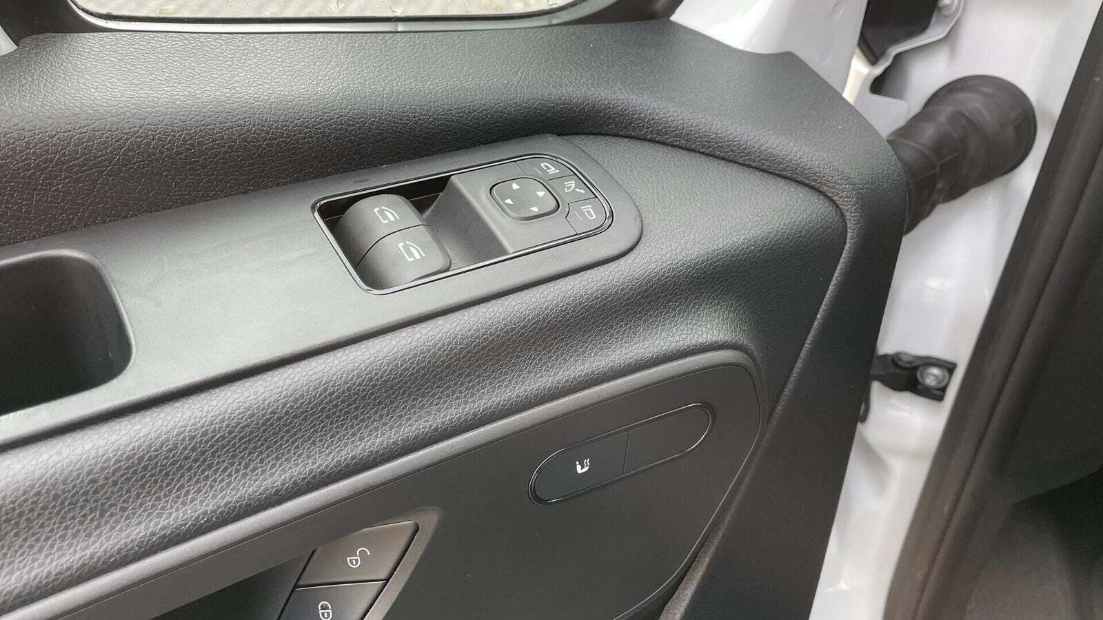 Hvid Mercedes Sprinter 317 fra 2023