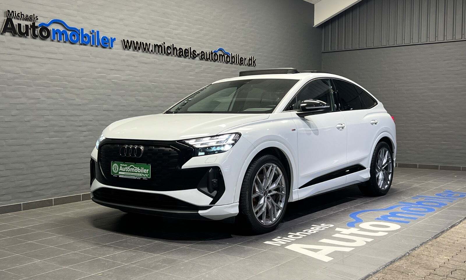 Hvid Audi Q4 e-tron fra 2023