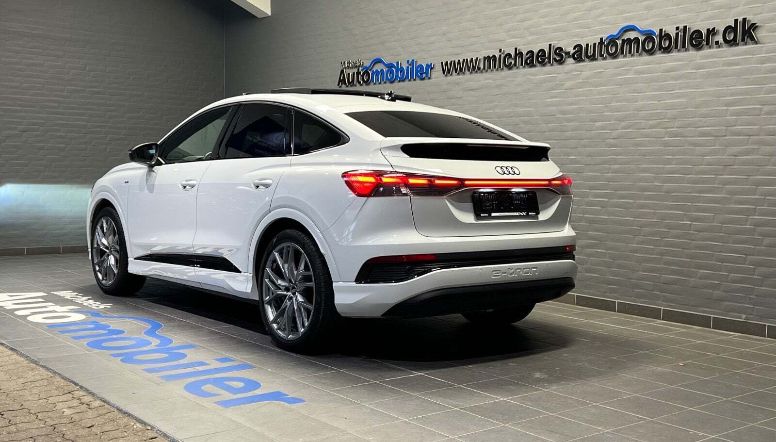 Hvid Audi Q4 e-tron fra 2023