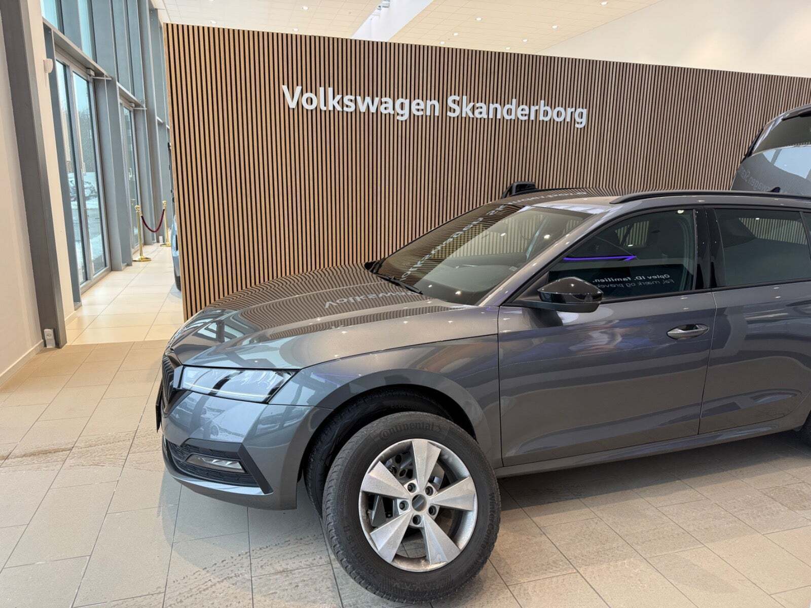 Grå Skoda Octavia fra 2022